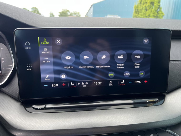 Vehicle Image 38