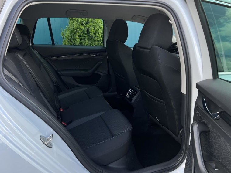 Vehicle Image 45