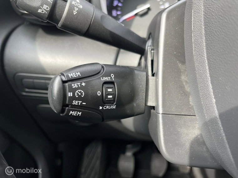 Vehicle Image 27