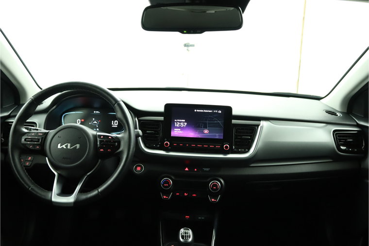 Vehicle Image 32