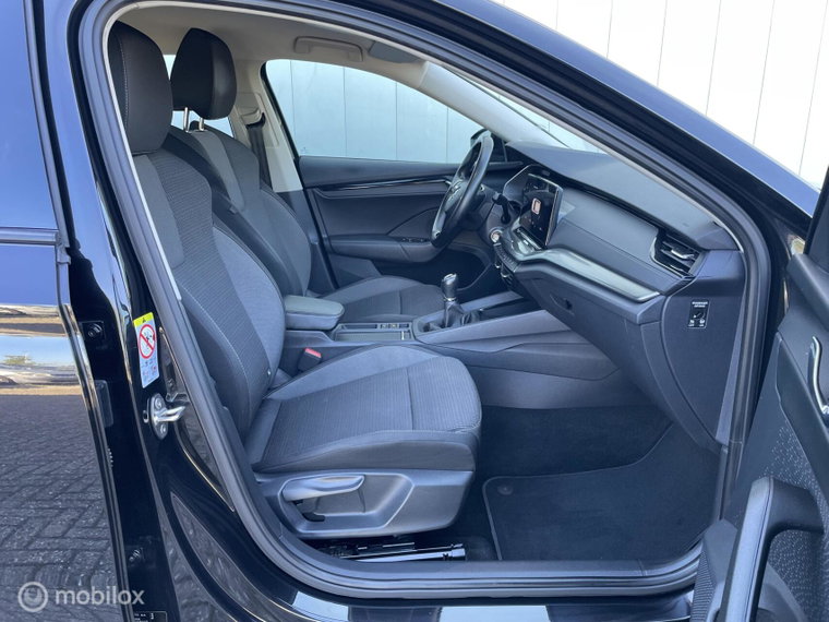 Vehicle Image 26
