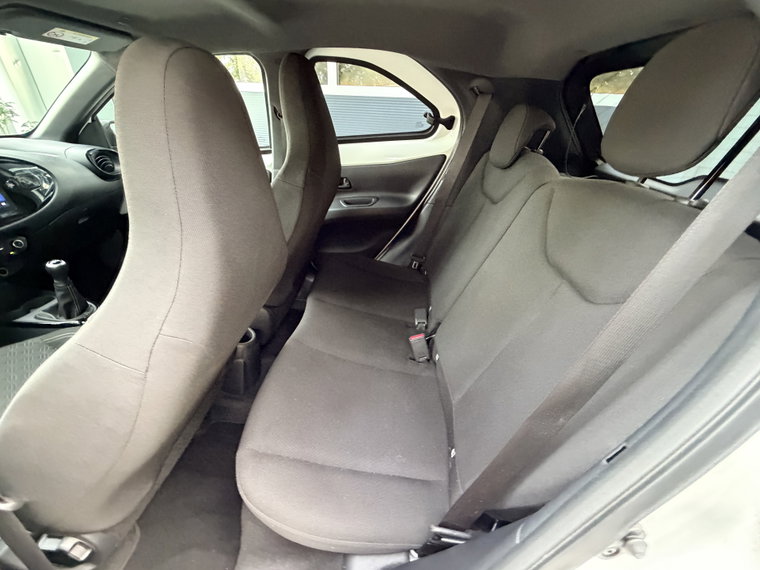 Vehicle Image 22