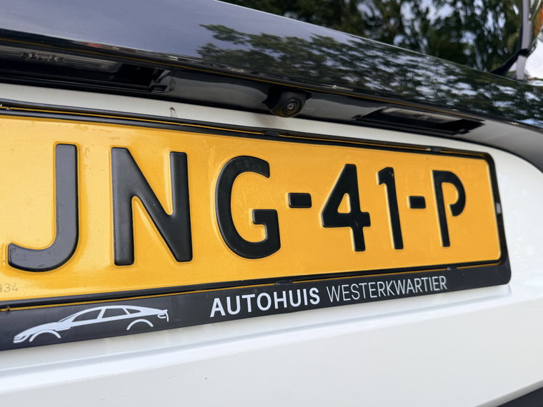 Vehicle Image 28
