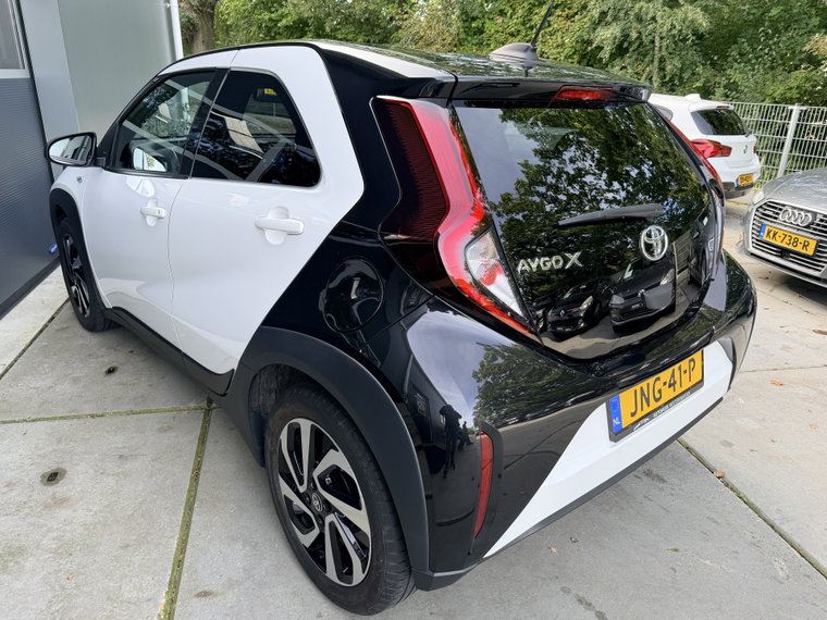 Vehicle Image 30