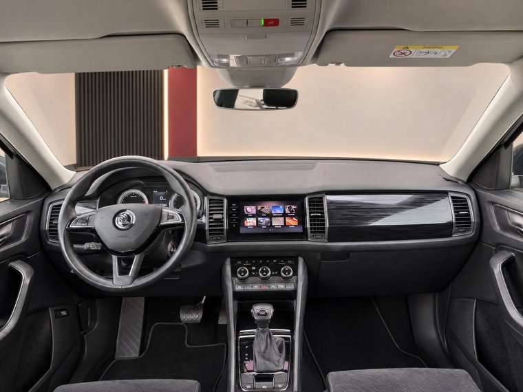 Vehicle Image 18