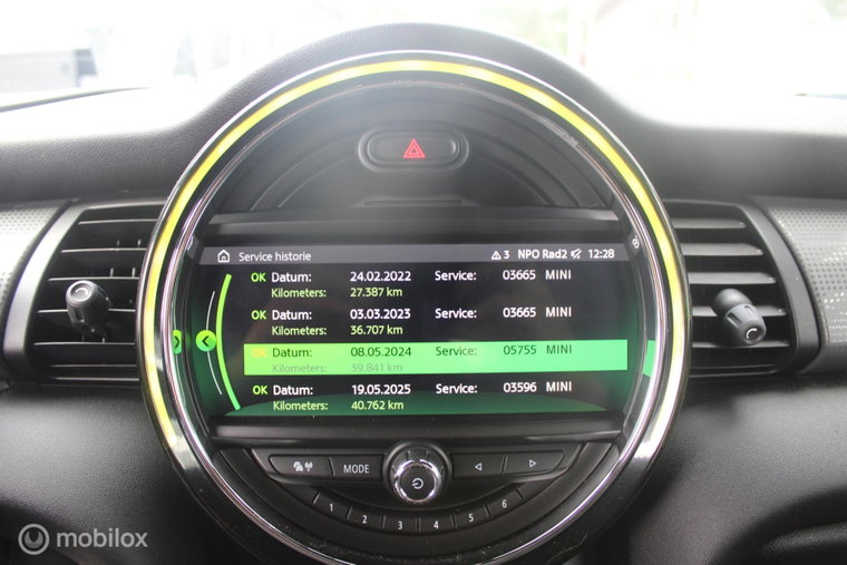 Vehicle Image 36