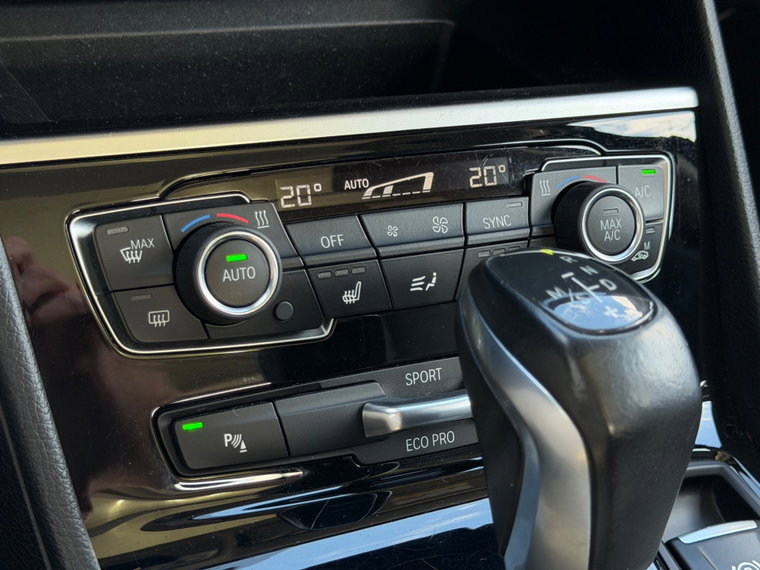 Vehicle Image 28