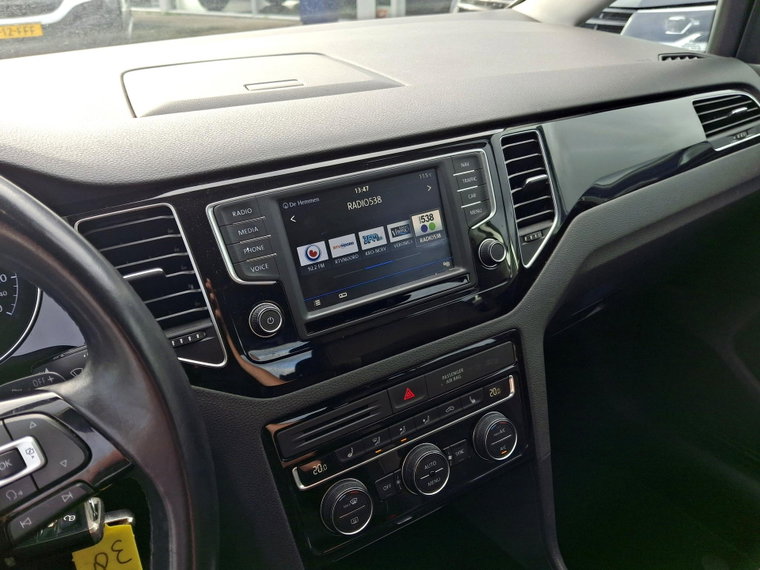 Vehicle Image 17