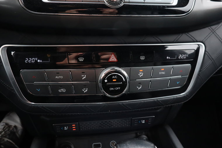 Vehicle Image 16