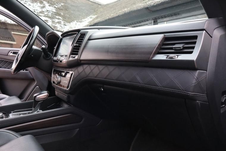 Vehicle Image 30