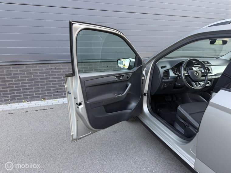 Vehicle Image 26