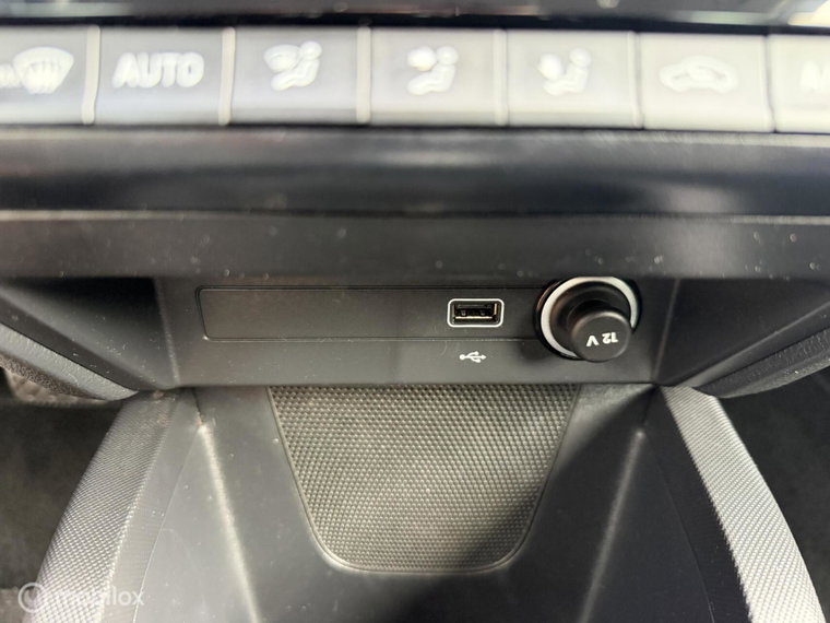 Vehicle Image 50