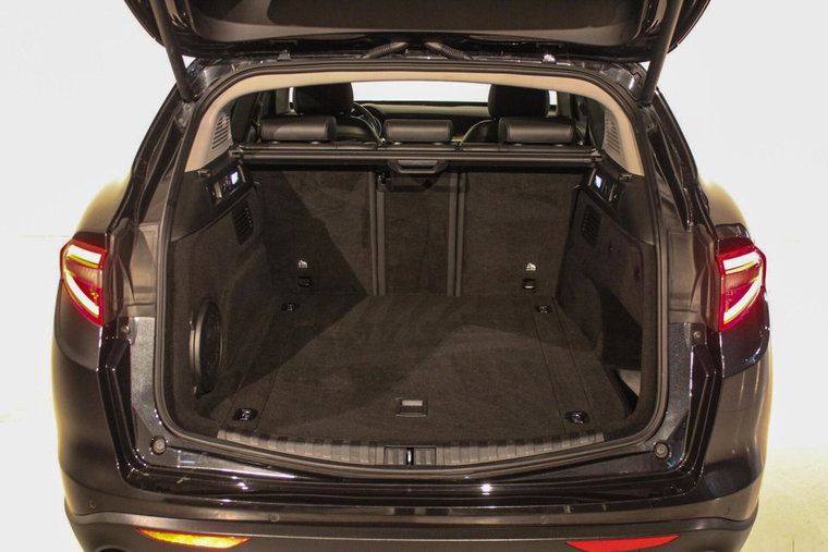 Vehicle Image 15