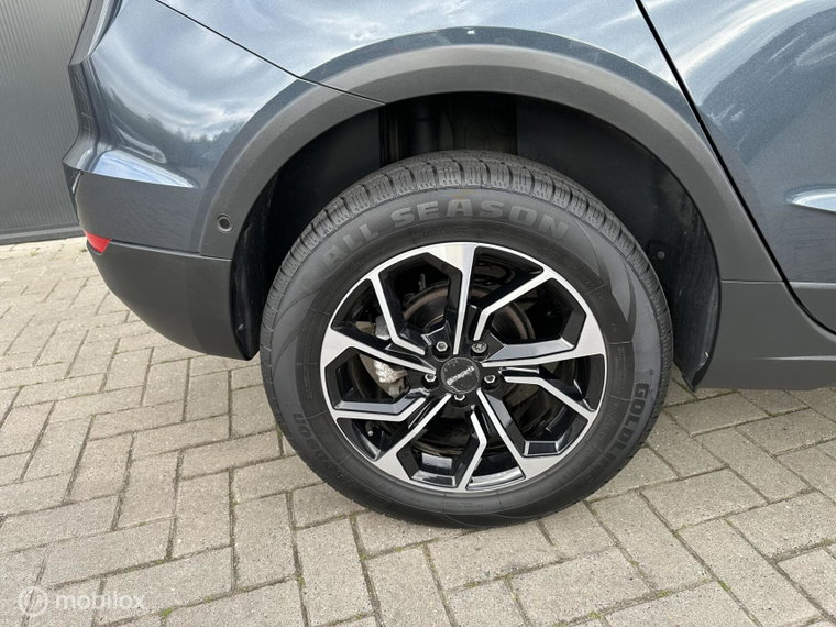 Vehicle Image 26