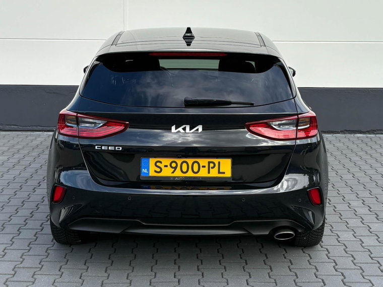 Vehicle Image 22