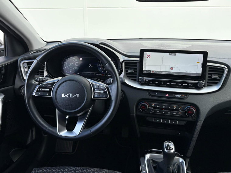 Vehicle Image 32