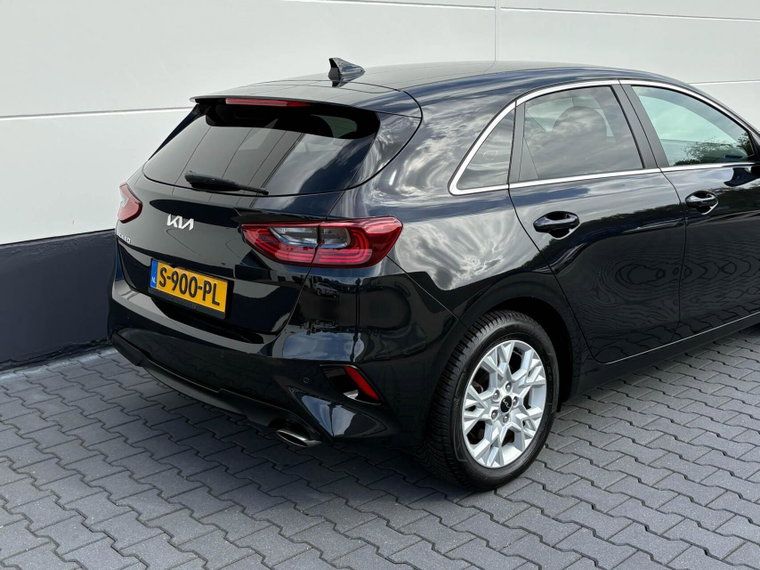 Vehicle Image 35