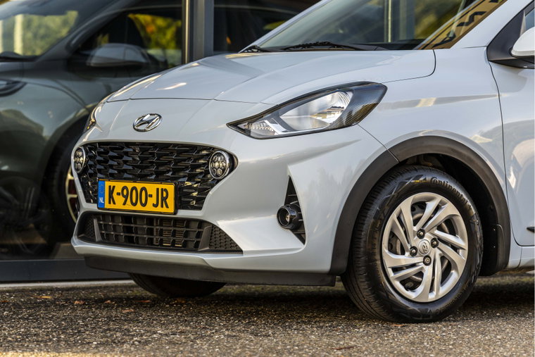 Vehicle Image 11