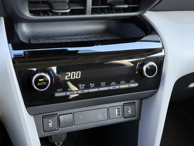 Vehicle Image 23