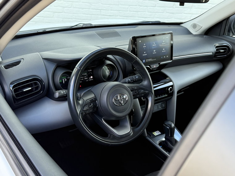 Vehicle Image 10