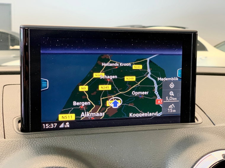 Vehicle Image 19