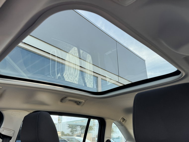 Vehicle Image 33