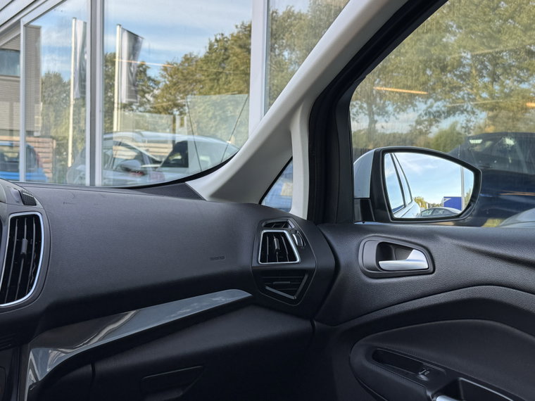 Vehicle Image 39