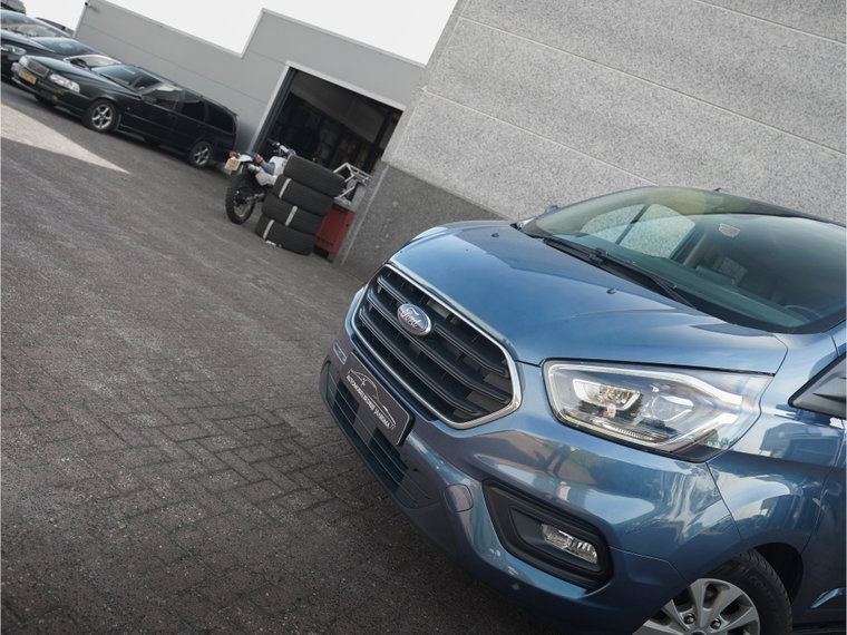 Vehicle Image 10