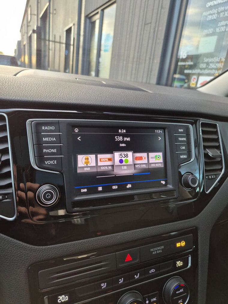 Vehicle Image 14