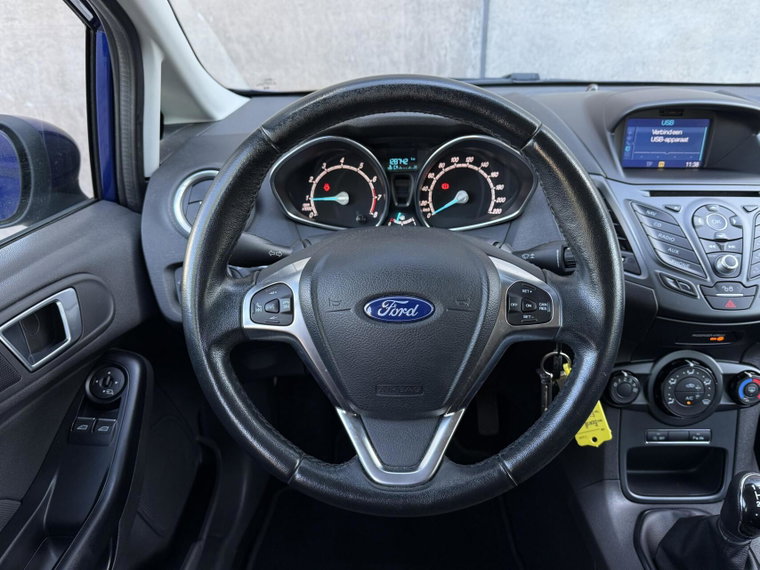Vehicle Image 16