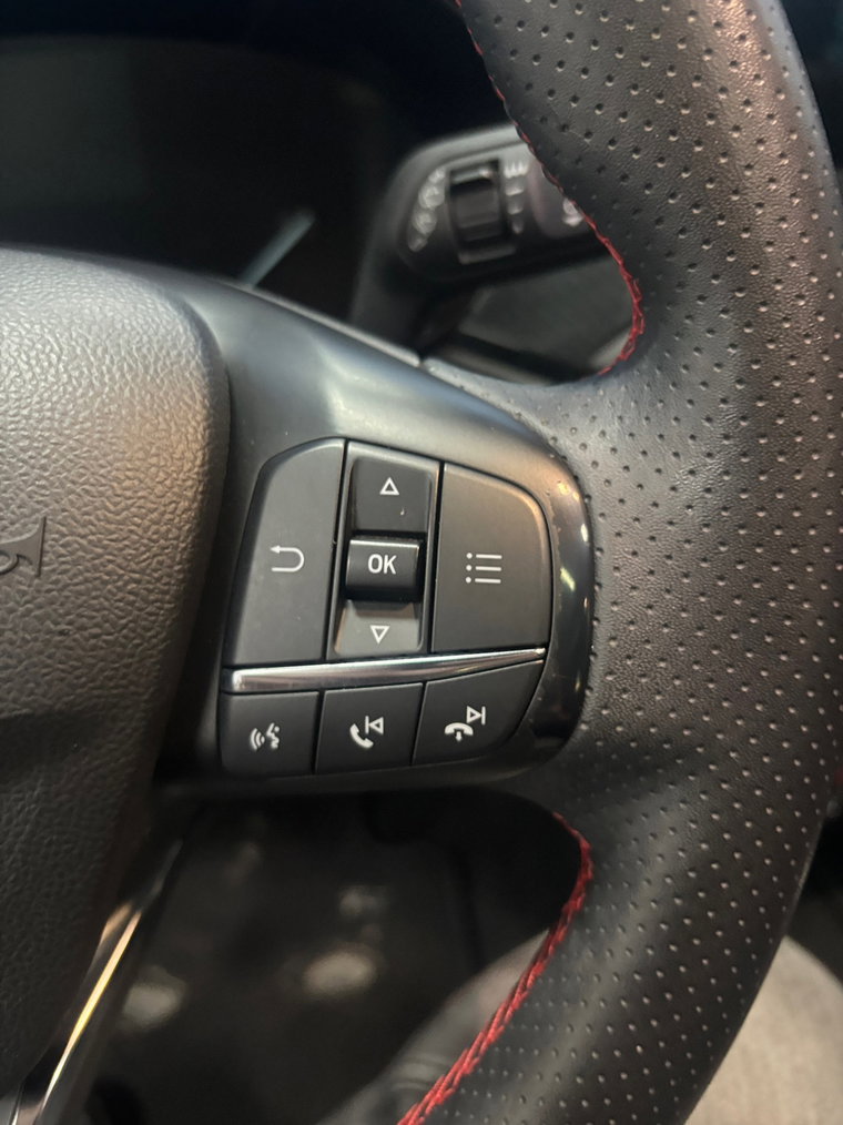 Vehicle Image 26