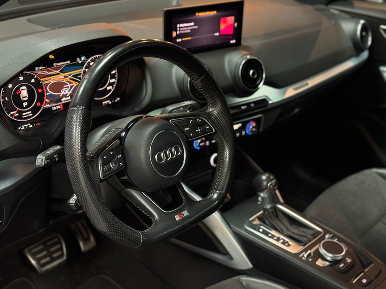 Vehicle Image 15