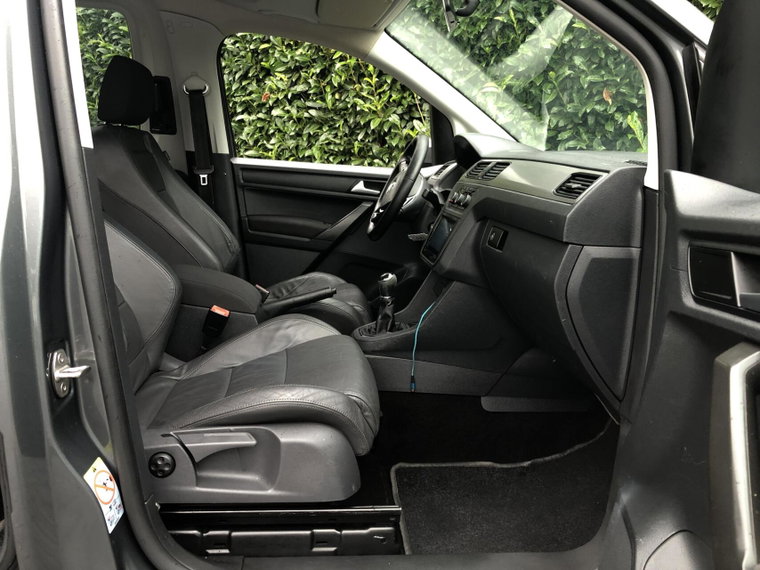 Vehicle Image 8