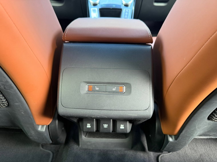 Vehicle Image 28