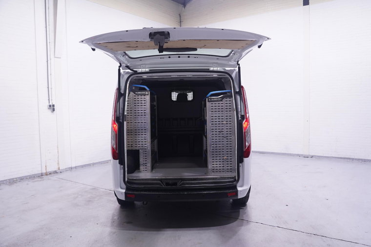 Vehicle Image 12