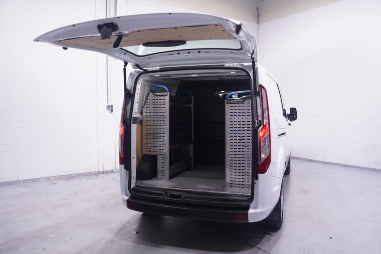 Vehicle Image 13