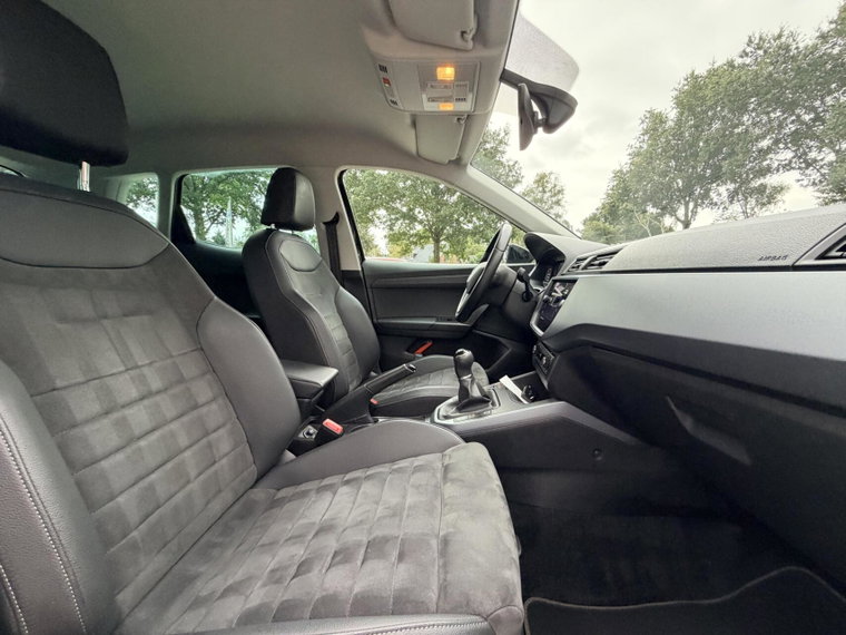 Vehicle Image 36