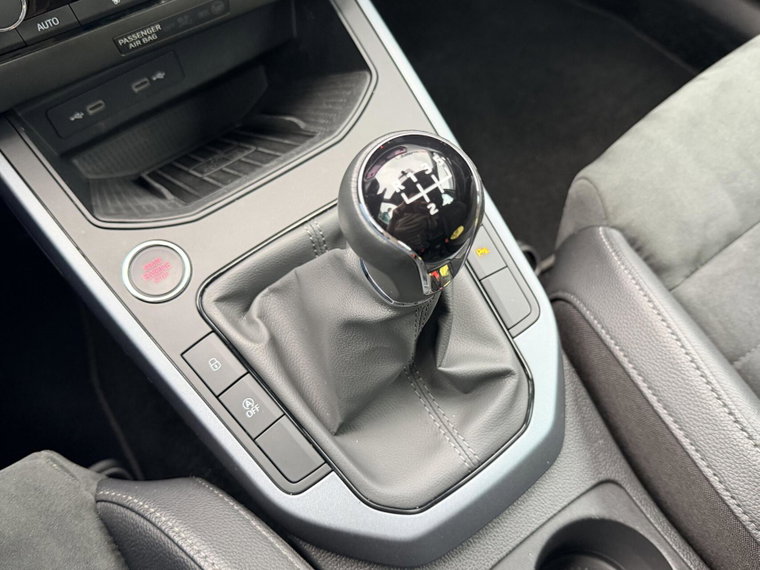 Vehicle Image 37