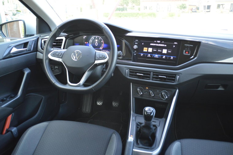 Vehicle Image 19
