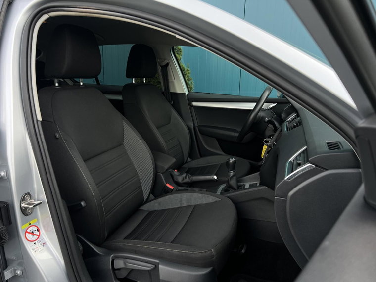 Vehicle Image 33