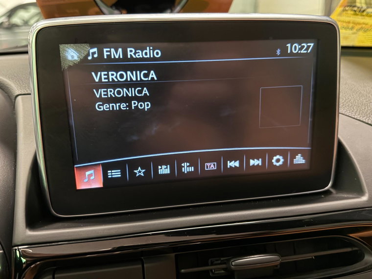 Vehicle Image 21