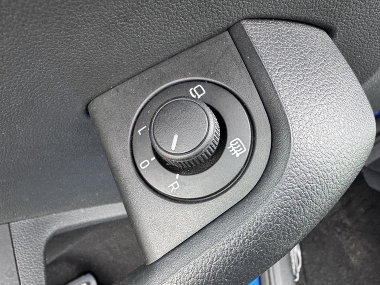 Vehicle Image 24