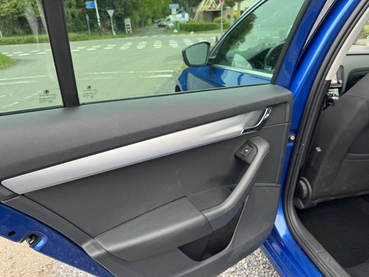 Vehicle Image 27