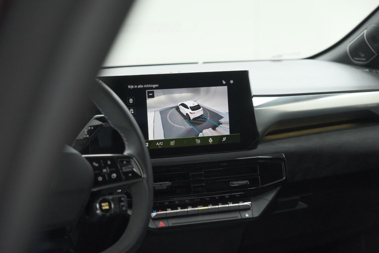 Vehicle Image 19