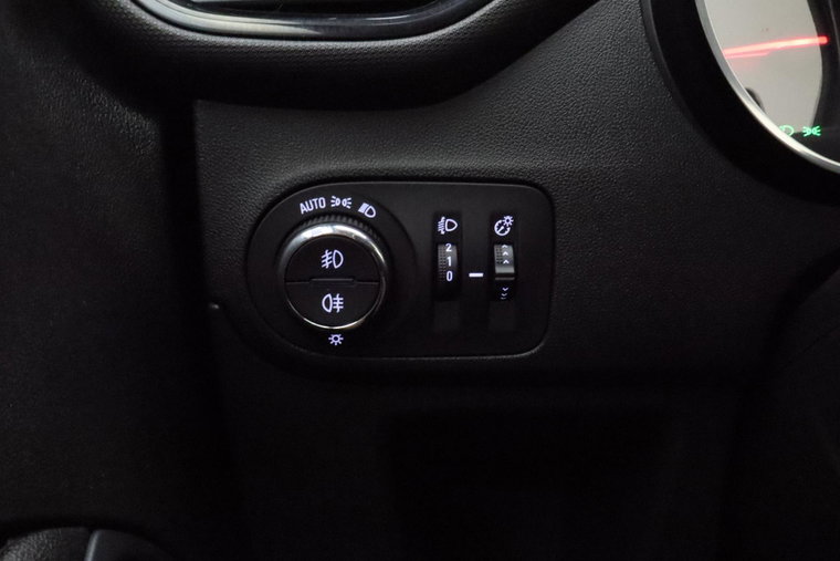 Vehicle Image 29