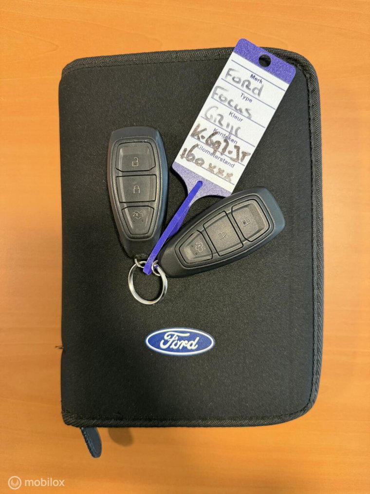 Vehicle Image 25