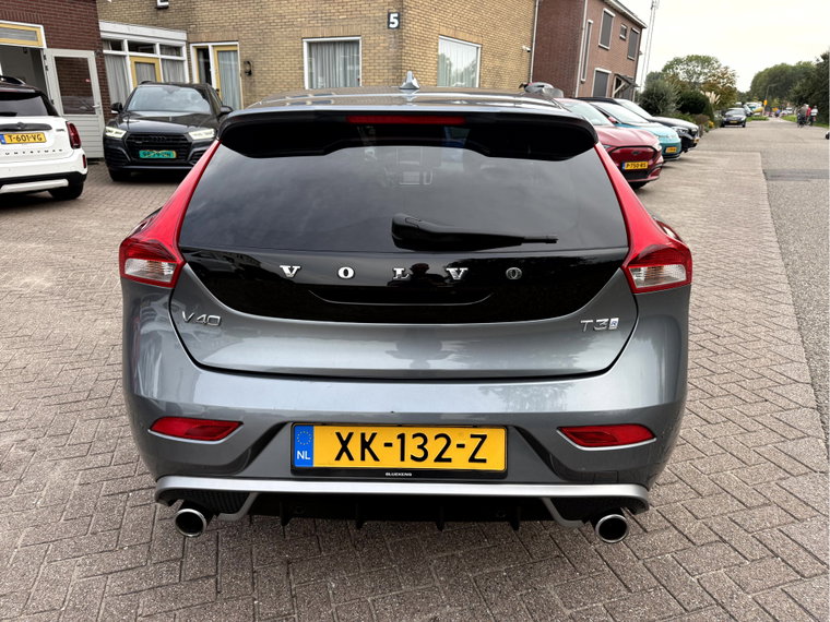 Vehicle Image 17