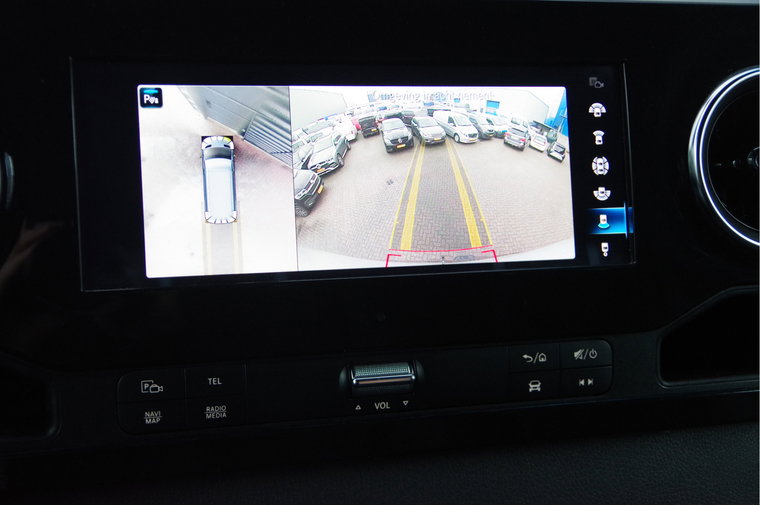 Vehicle Image 11