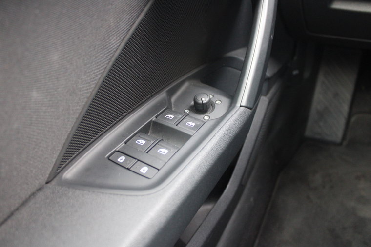 Vehicle Image 24