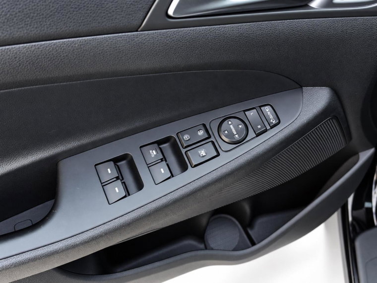 Vehicle Image 37
